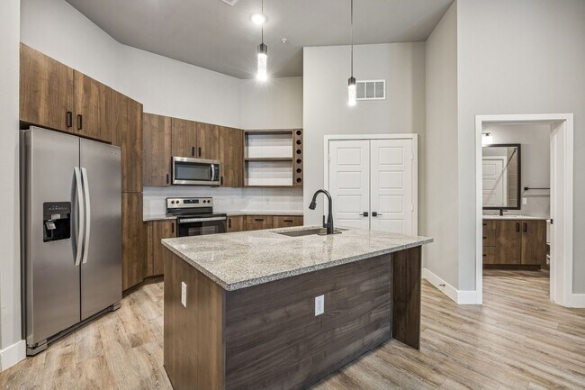 Foto del edificio - 3700 Ross Ave