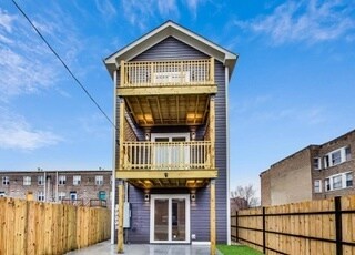 Foto del edificio - 4745 S Indiana Ave