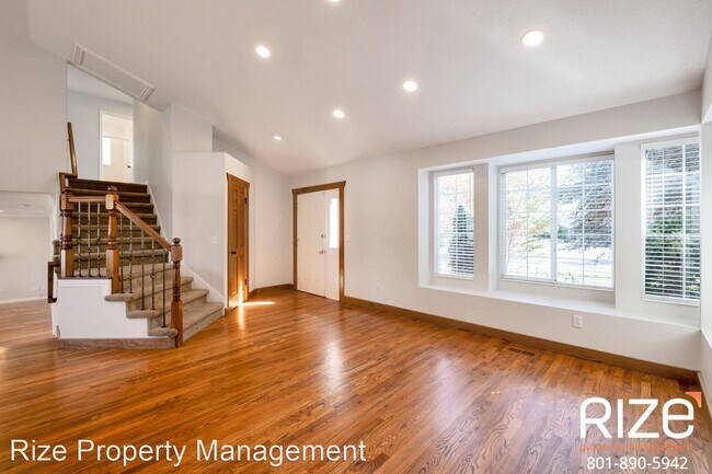 Building Photo - 5 br, 3.5 bath House - 12092 S Pond Ridge Dr