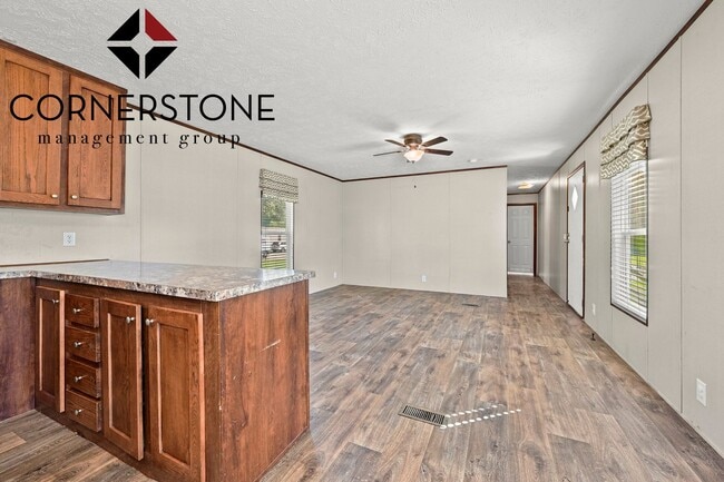 Building Photo - Cozy 3-Bed, 2-Bathroom Trailer Home Available for Rent! Located off of Strawberry Lane in Albany!