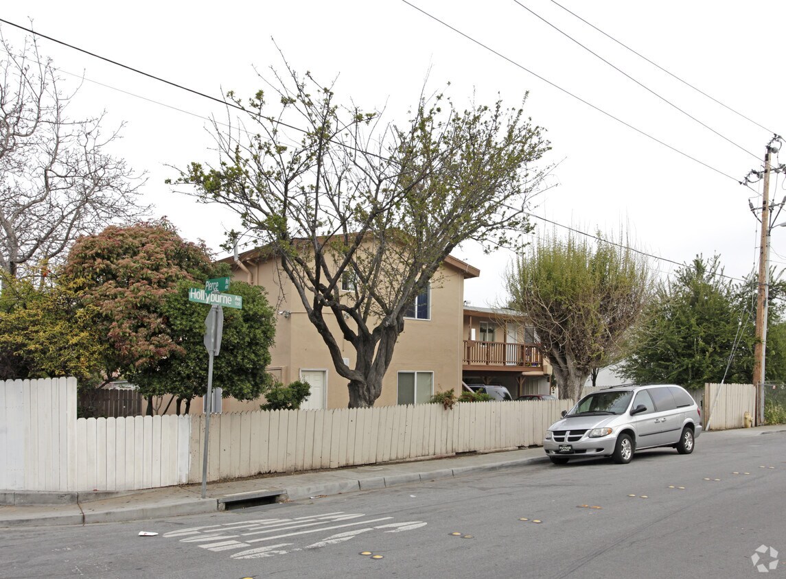 Foto del edificio - 1103 Hollyburne Ave