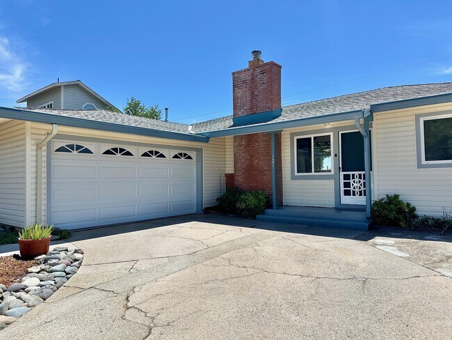 Building Photo - 121 Lidster Ave