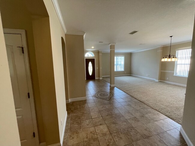 Building Photo - 6 Prince Patric Ln