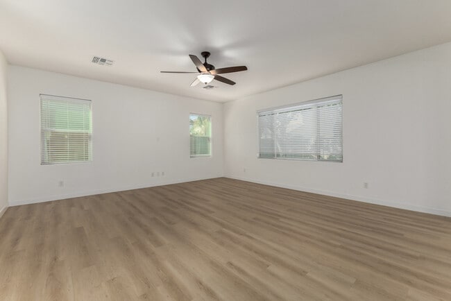 Foto del edificio - 2972 E Shannon St