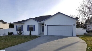 Building Photo - 324 W Canyon Lakes Dr