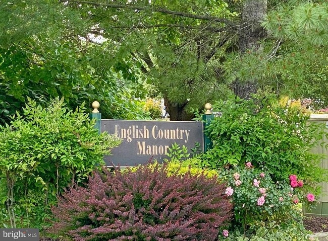 Building Photo - 600 Squire Ln