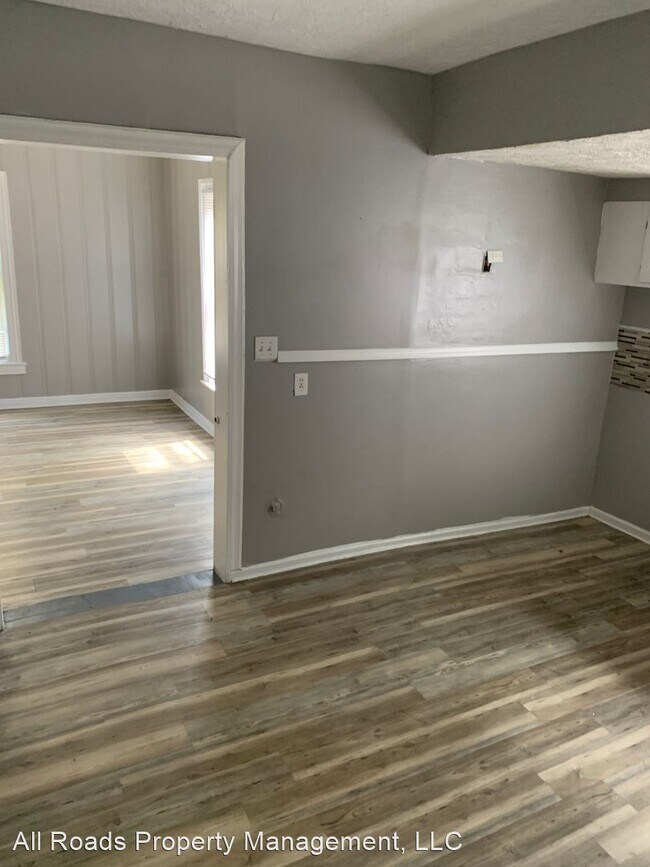 Foto del edificio - 3 br, 1.5 bath House - 139 Gunckel Ave
