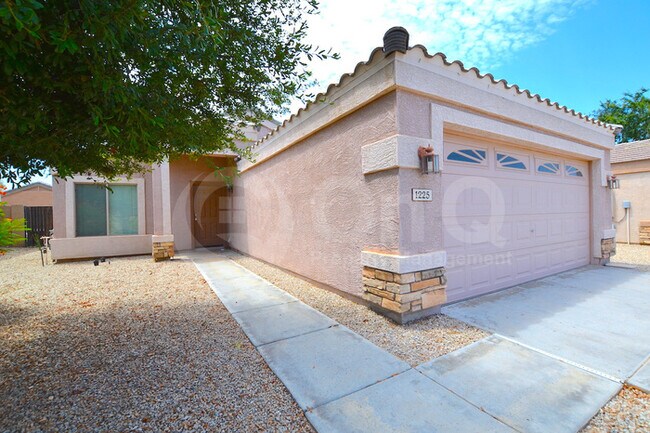 Foto del edificio - 1225 E Maddison St