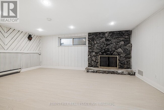 Building Photo - 11 Greenbriar Rd