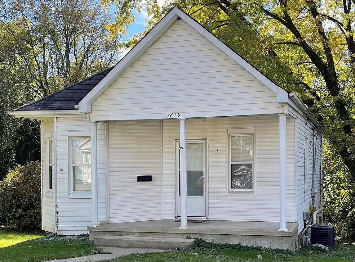 2619 Powhattan St, Alton, IL 62002 House Rental in Alton, IL