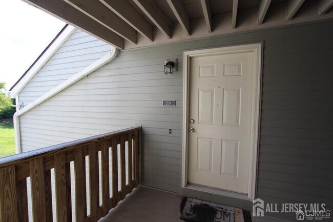 Building Photo - 208 Ravens Crest Dr