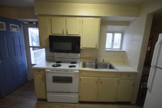 Building Photo - TAIT 112