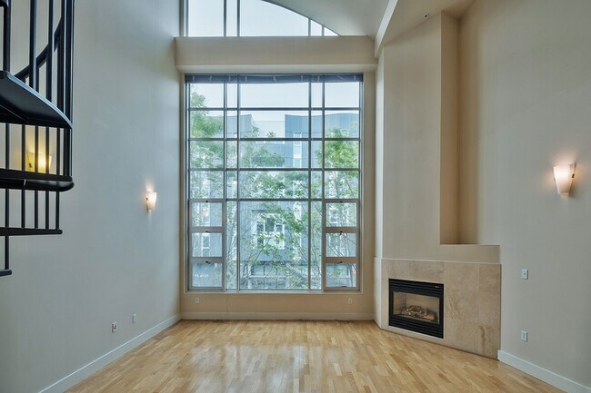 Building Photo - 630 8th St