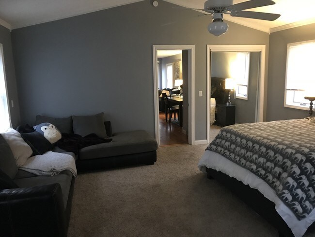 Master bedroom - 1506 Pierce Rd