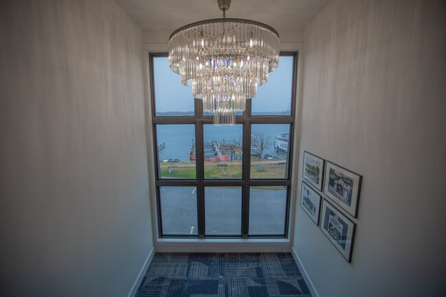 Building Photo - Excelsior Shores