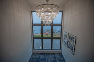 Building Photo - Excelsior Shores