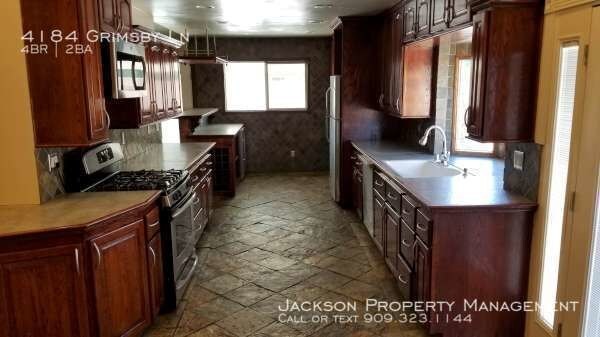 Building Photo - Great 4 Bedroom Available!!