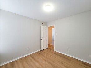 Building Photo - 7438 Fox Knoll Ln