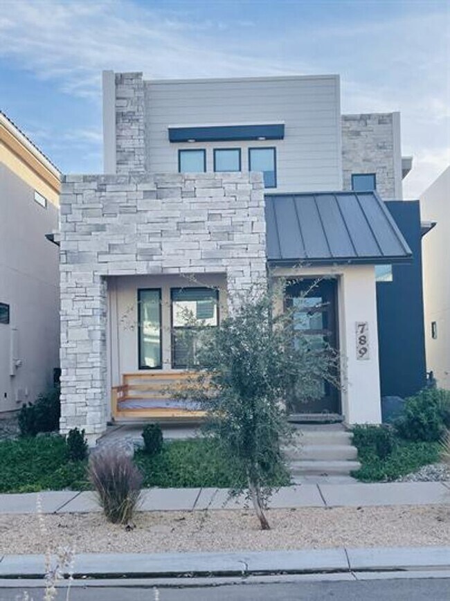 Foto del edificio - 789 W Scarlet Hill Dr