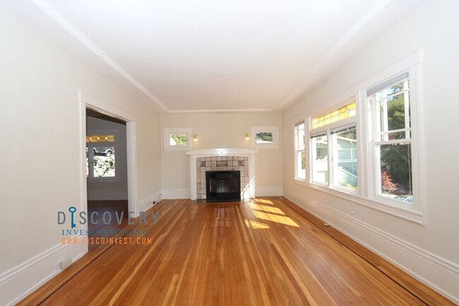 Building Photo - Coveted Piedmont Craftsman Home