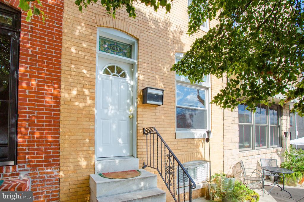 Primary Photo - 639 S Montford Ave