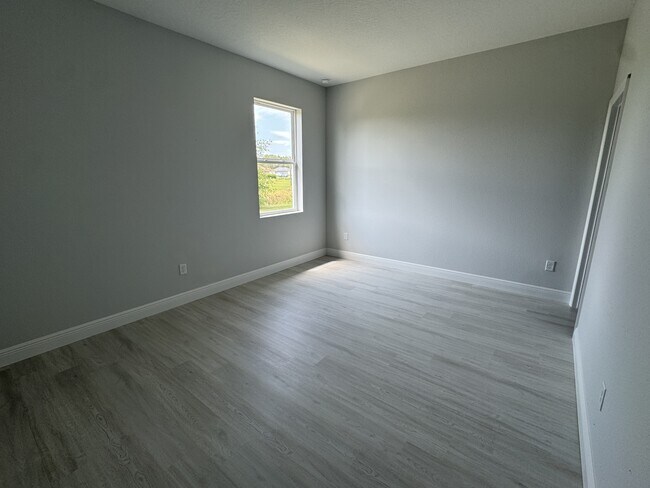 Building Photo - 113 Dogwood Dr Cir