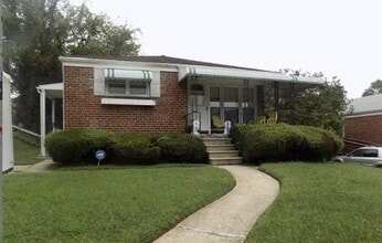 Building Photo - 3004 Glen Ave