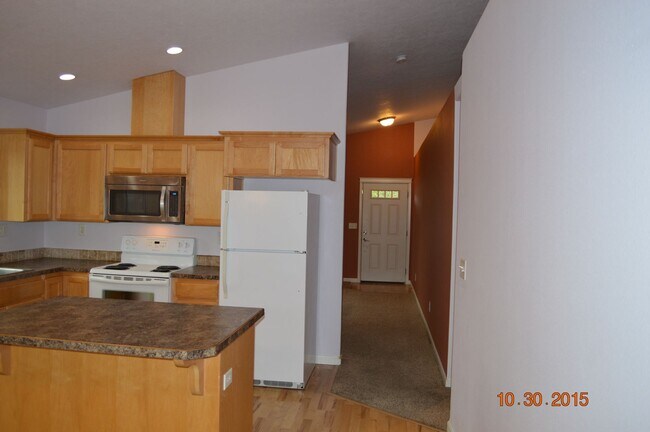 Building Photo - 1043 Fuji Ln