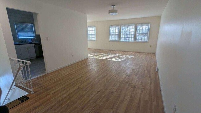 Foto del edificio - 223-34-223-56 56th Ave