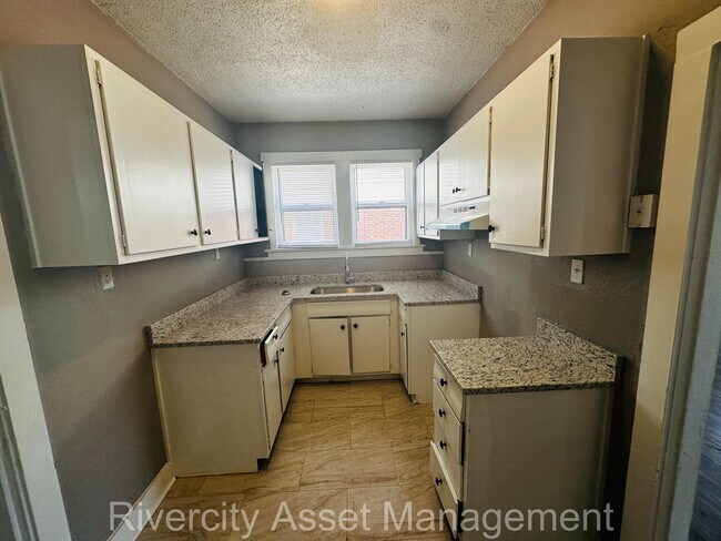Building Photo - 949 Brower St