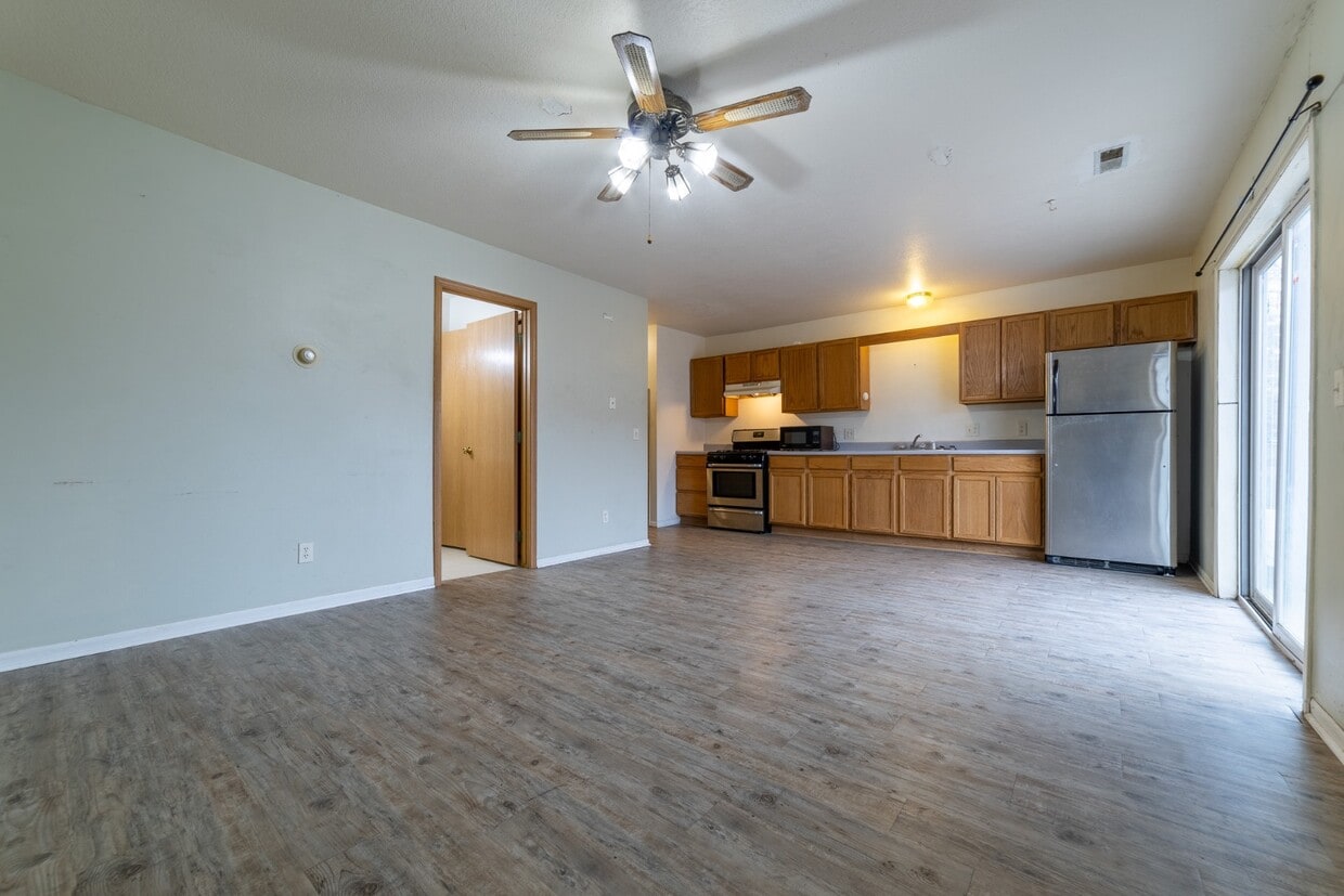 Foto principal - 107 N 1st St