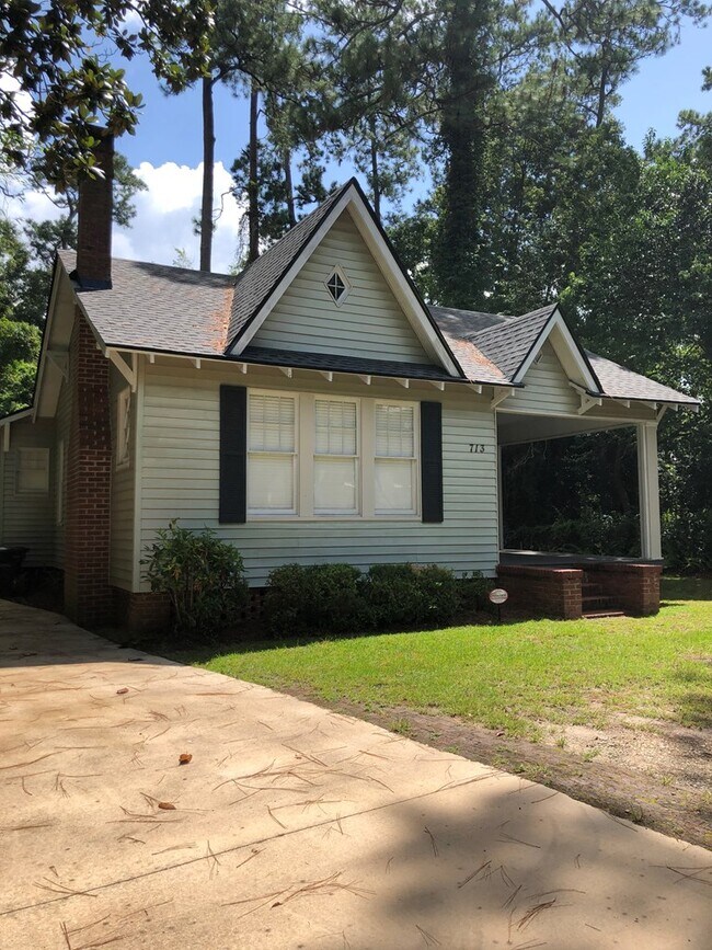 713 S Broad St, Thomasville, GA 31792 House Rental in Thomasville, GA