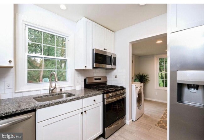 Building Photo - 10904 Devin Pl