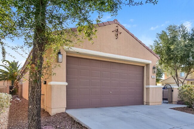 Building Photo - 7241 Fairwind Acres Pl