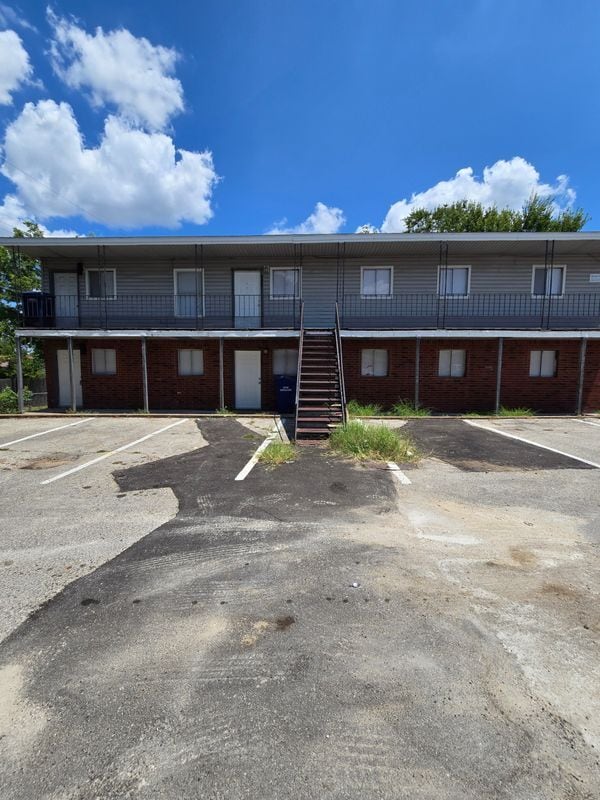 Building Photo - 903 S 15th St
