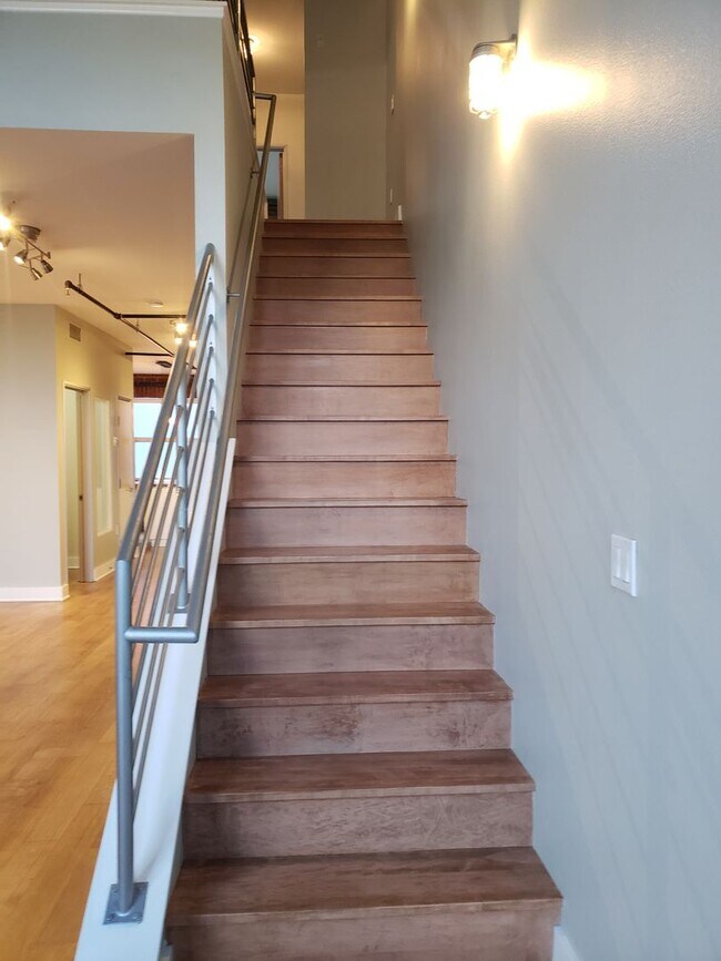 Building Photo - OPEN HOUSE:  Saturday, May 11, 3PM to 5PM!...