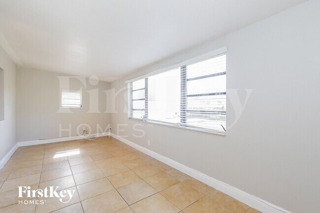 Foto del edificio - 1345 NW 188th St