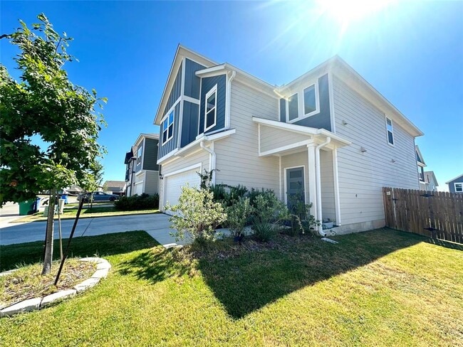 Foto del edificio - 15701 Ellinger Dr