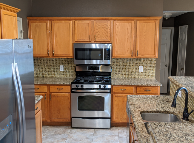 Kitchen - 2309 Acorn Bend