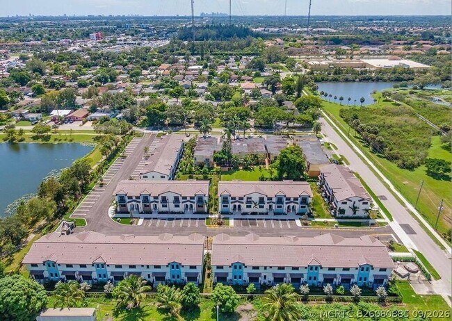 Foto del edificio - 6171 SW 36th Ct