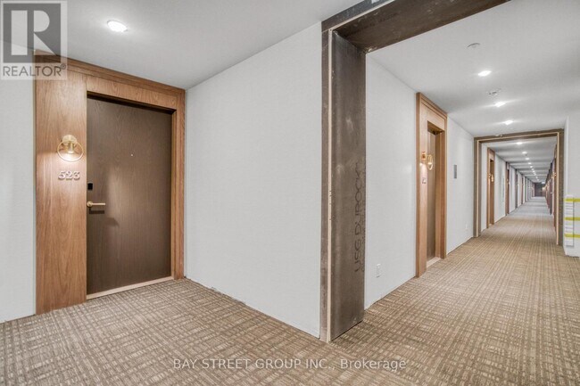 Photo du bâtiment - 6 Greenbriar Rd