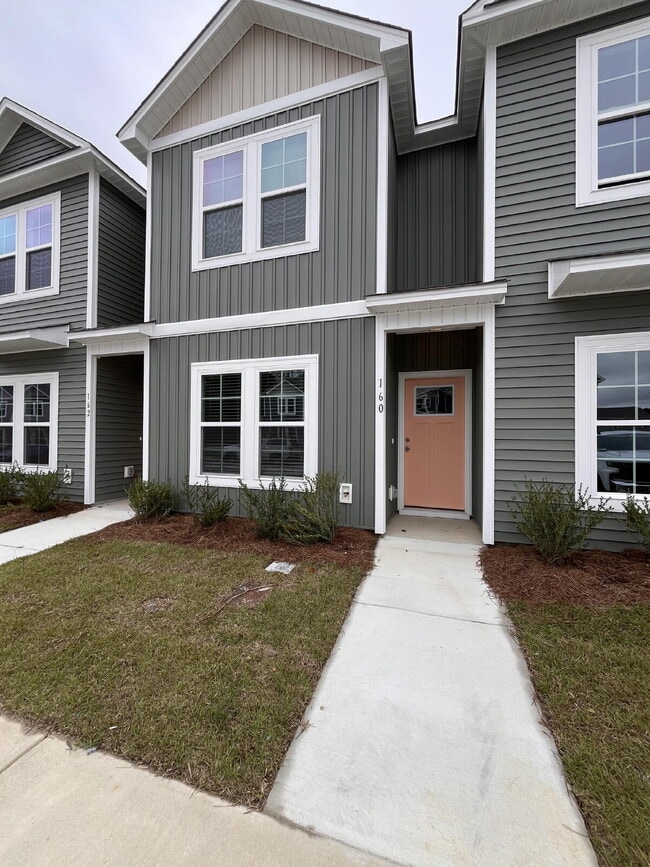 Building Photo - 160 Loren Rd