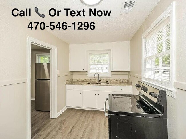 Foto del edificio - 2437 Pye Ave