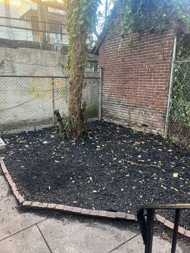 Building Photo - Big & Beautiful West Philadelphia Rental Home