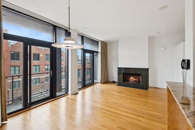 Building Photo - 2734 N Lincoln Ave