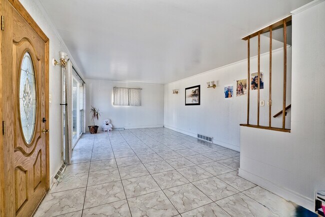 Foto del edificio - 7014 Kilbourn Ave