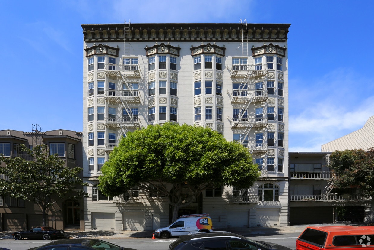 Building Photo - Alamo Square