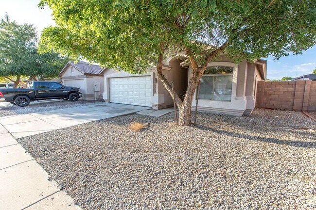 Building Photo - 12748 W Voltaire Ave