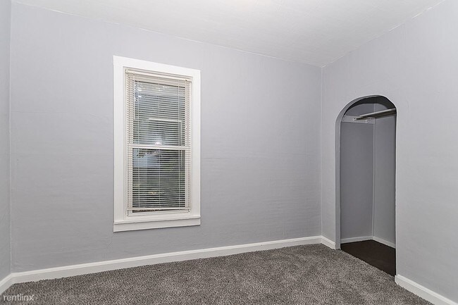 Building Photo - 2 br, 1 bath House - 1215 Lathrop St