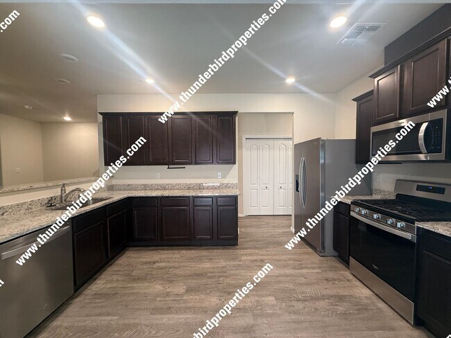 Building Photo - 1523 Borrego Dr SE